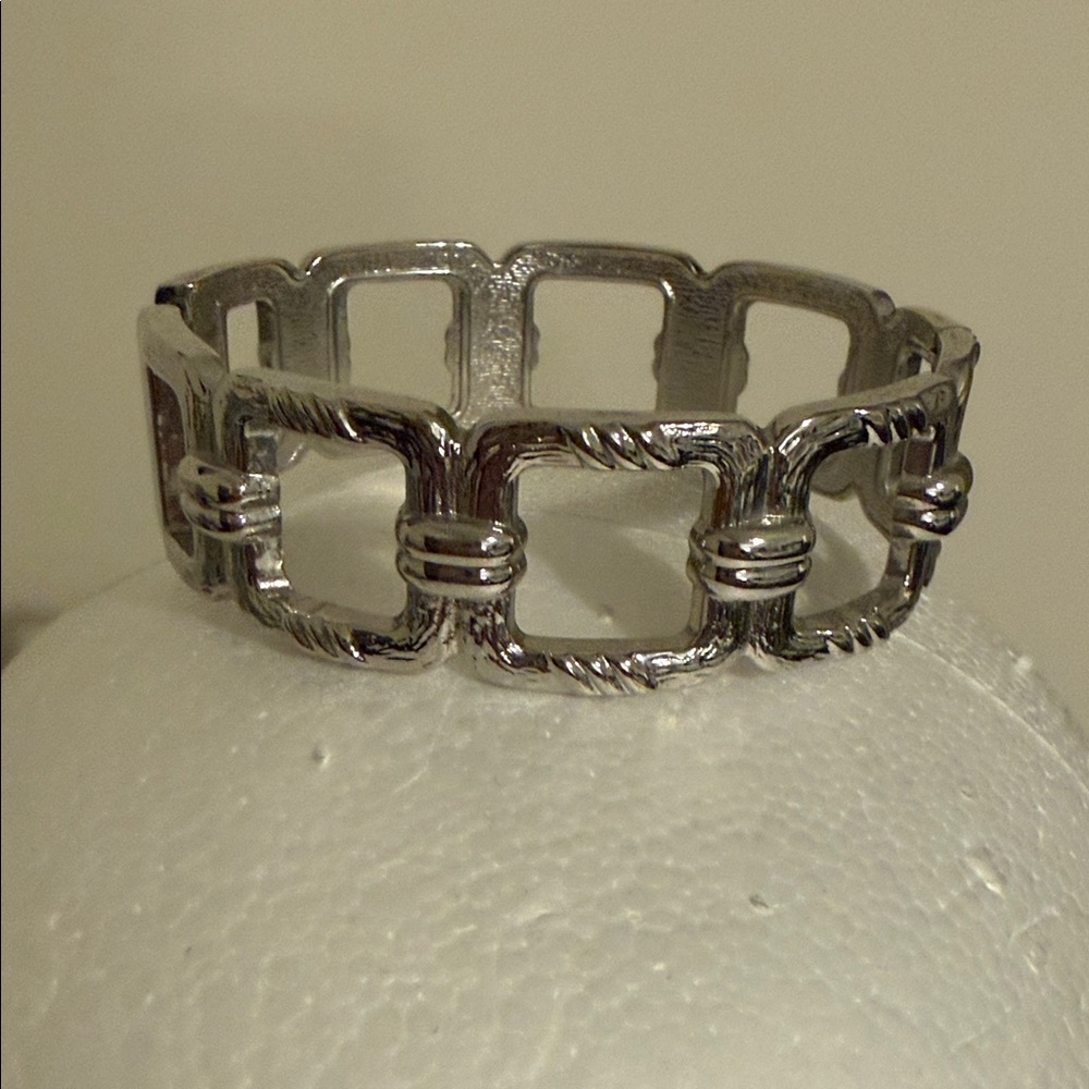 Silver-Tone Open Link rope design Bracelet with fixed opening clasp